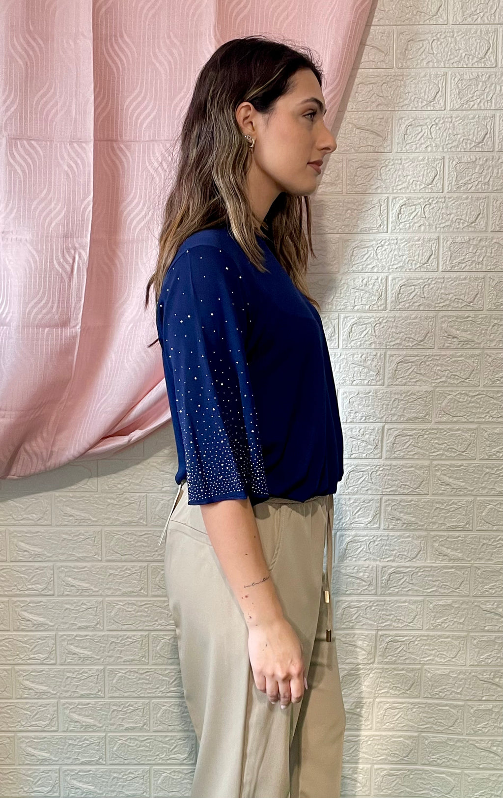 Maglietta Blu Oversize con Maniche Brillantinate - Comfort Glamour