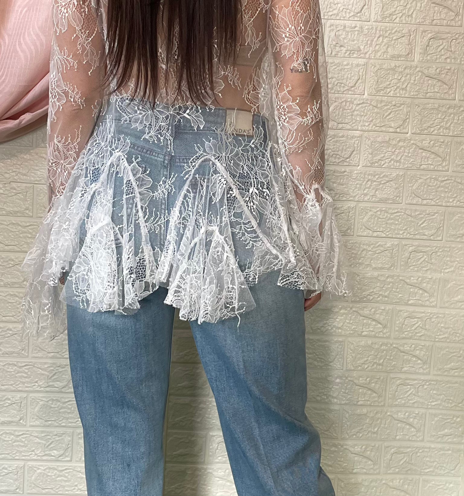 Camicia in Pizzo Bianco con Volant