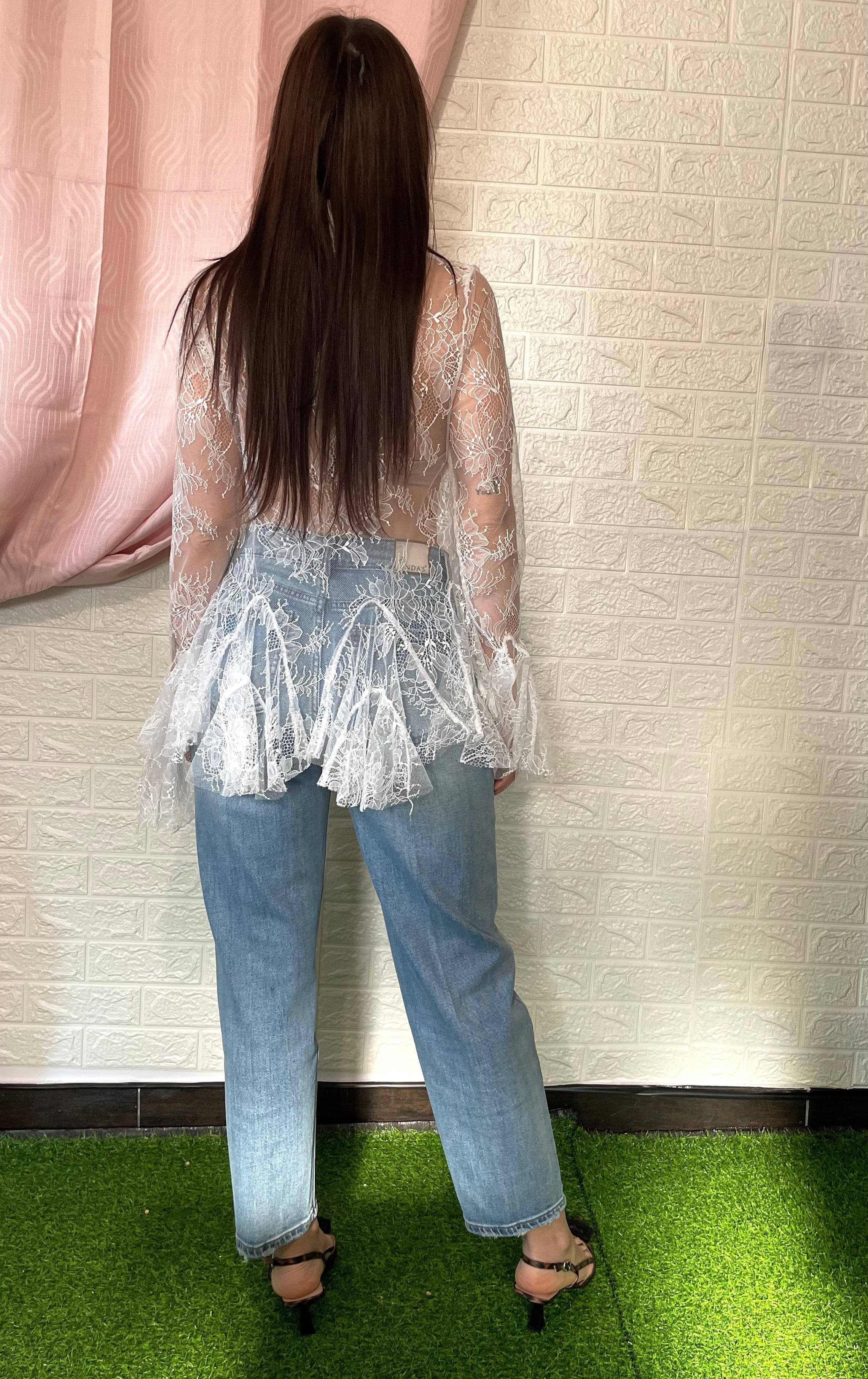Camicia in Pizzo Bianco con Volant