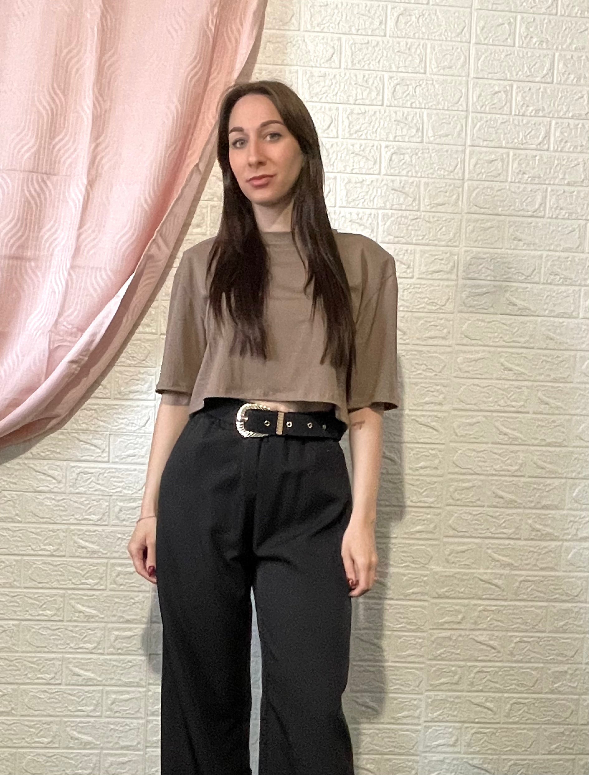 T-Shirt Crop - Nera, Fango, Marrone e Bianca