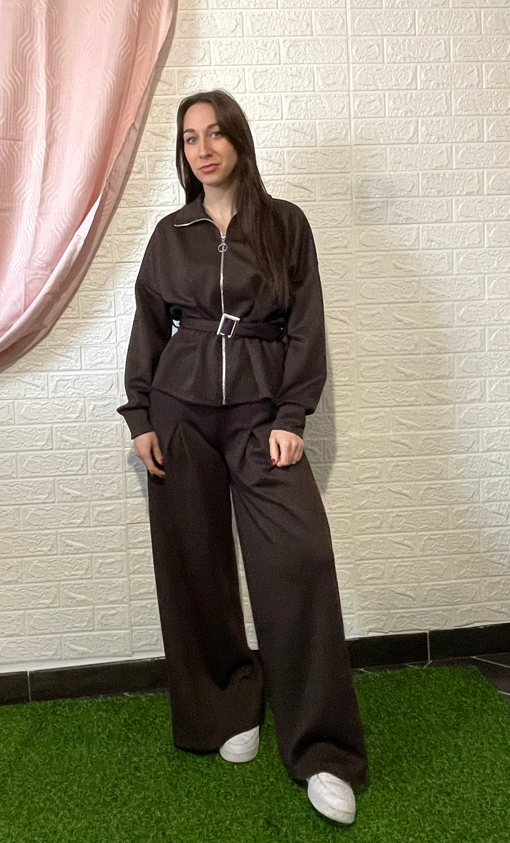 Tuta con Maglia con Zip, Cintura e Pantalone a Zampa - Marrone e Nera