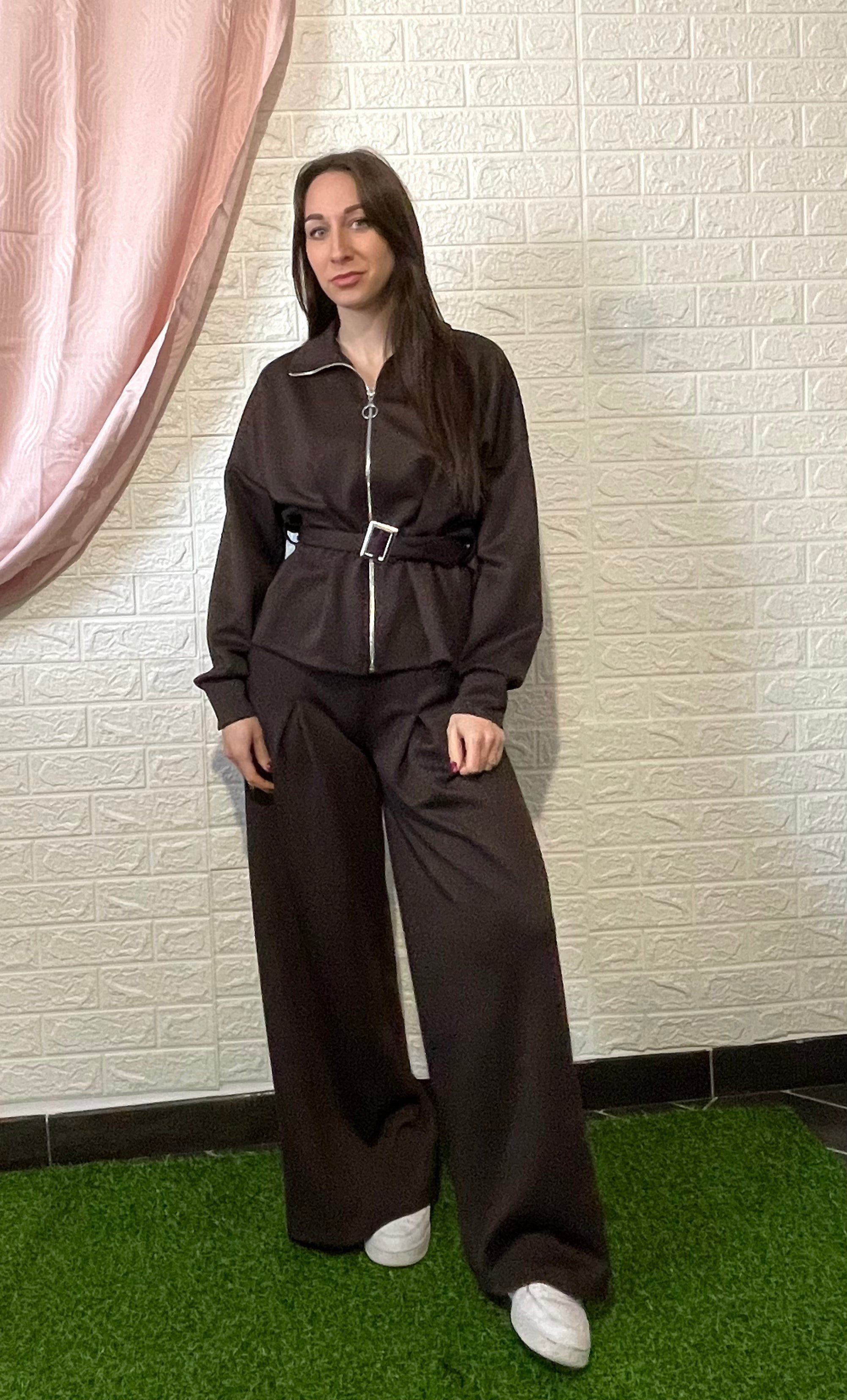 Tuta con Maglia con Zip, Cintura e Pantalone a Zampa - Marrone e Nera